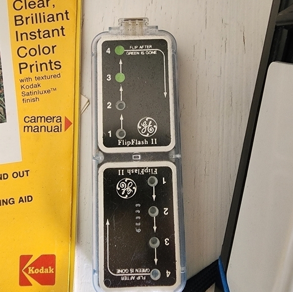 Kodak ek6 instant camera with accessories. - Picture 2 of 5